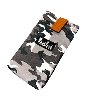 thermal phone case, extends battery life, warming phone sleeve, protects against battery draining cold weather, cell phone pouch, prevents freezing, insulated phone case, snow camo,  iPhone, Samsung Galaxy